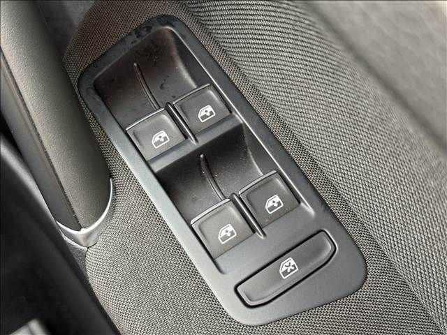 VOLKSWAGEN GOLF GTI 2015 Image 31