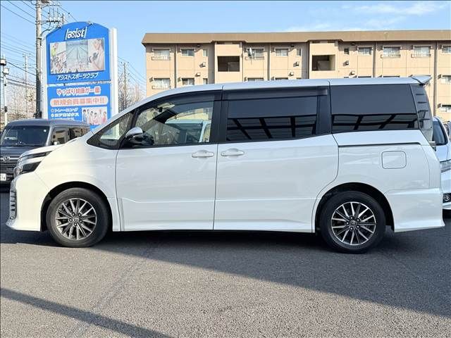 TOYOTA VOXY 2014 Image 31