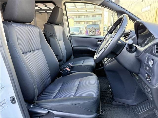 TOYOTA VOXY 2014 Image 31