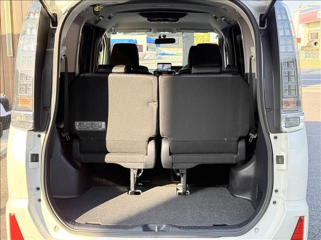 TOYOTA VOXY 2014 Image 31