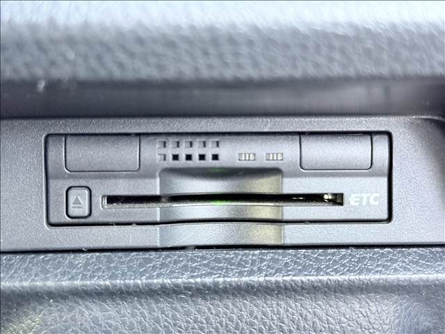 TOYOTA VOXY 2014 Image 31