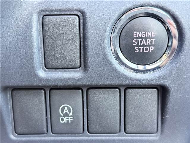 TOYOTA VOXY 2014 Image 31