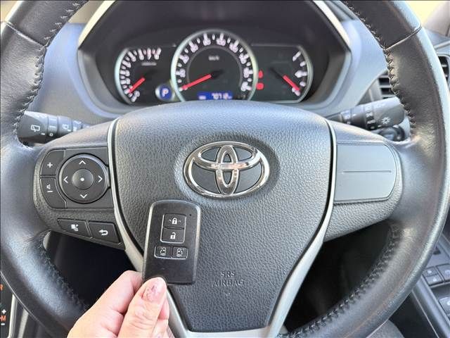 TOYOTA VOXY 2014 Image 31