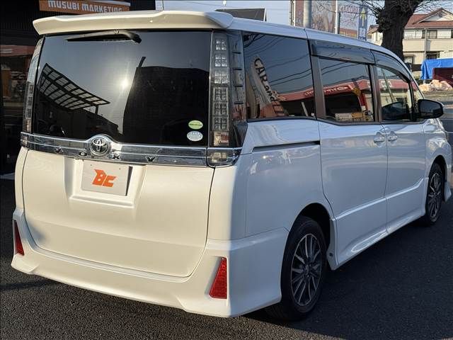 TOYOTA VOXY 2014 Image 31