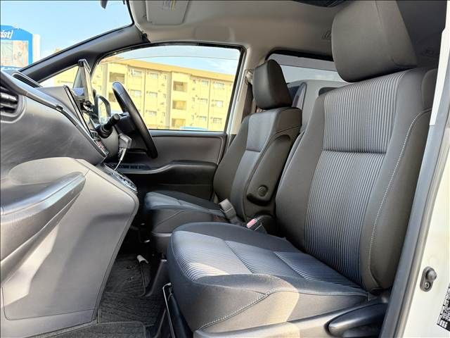 TOYOTA VOXY 2014 Image 31