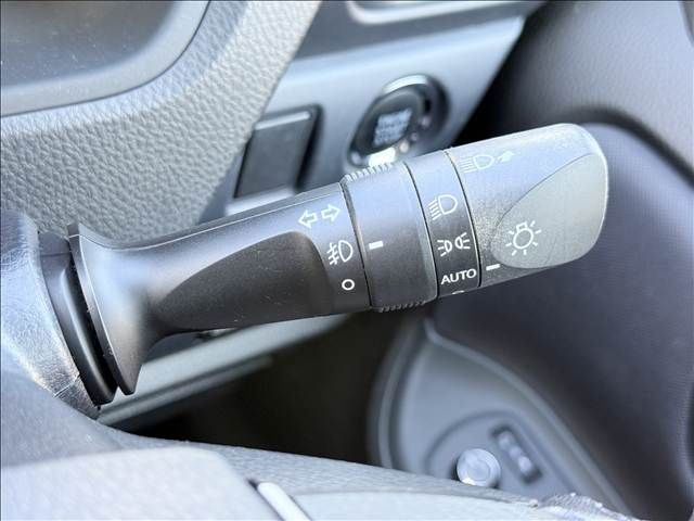 TOYOTA VOXY 2014 Image 31