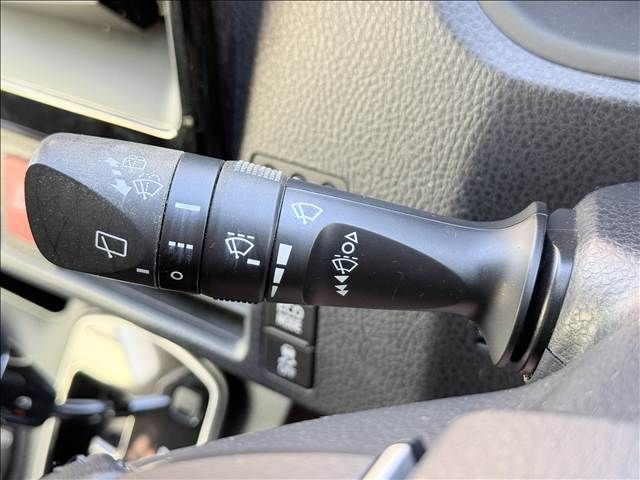 TOYOTA VOXY 2014 Image 31