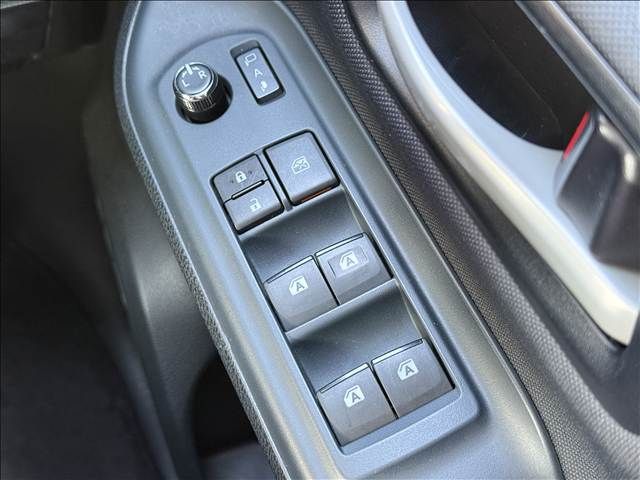 TOYOTA VOXY 2014 Image 31