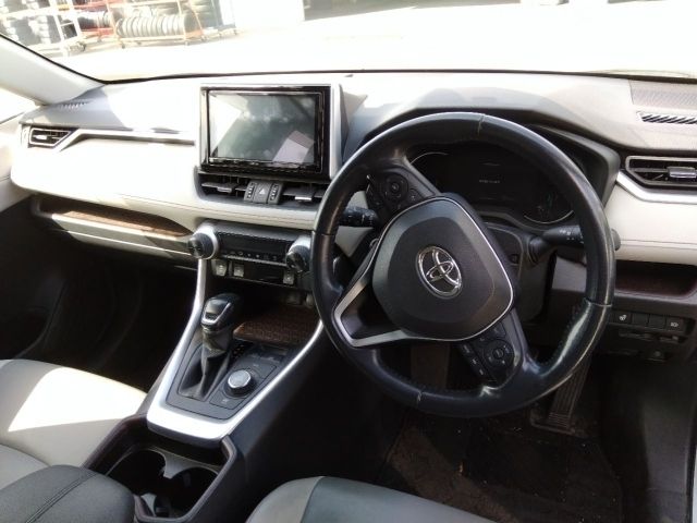 TOYOTA RAV4 HYBRID 4WD 2019 Image 31