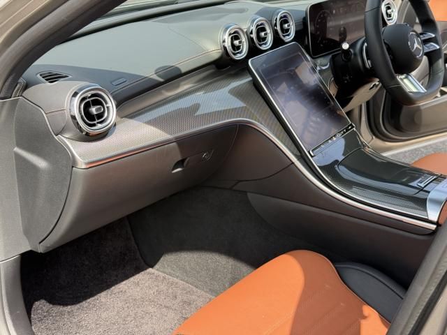 MERCEDES BENZ C CLAS 2022 Image 31