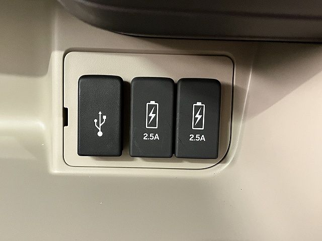 HONDA N BOX 2018 Image 31