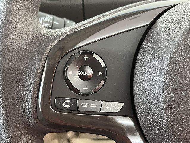 HONDA N BOX 2018 Image 31