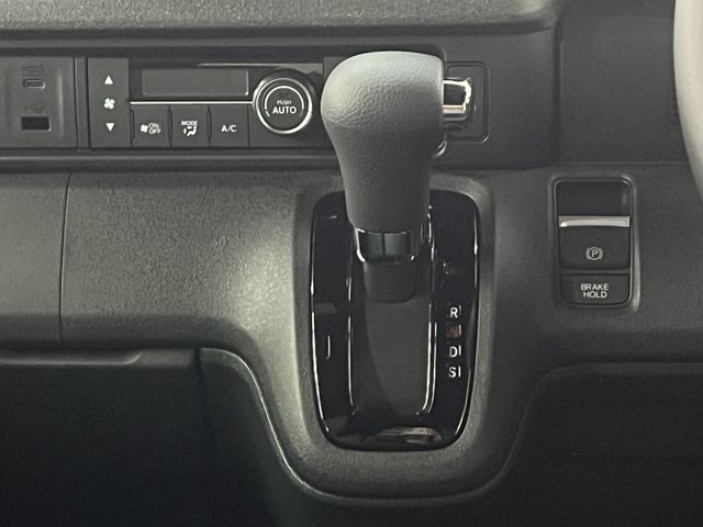 HONDA N BOX CUSTOM 2025 Image 31