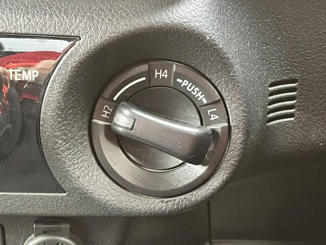 TOYOTA HILUX 4WD 2018 Image 31