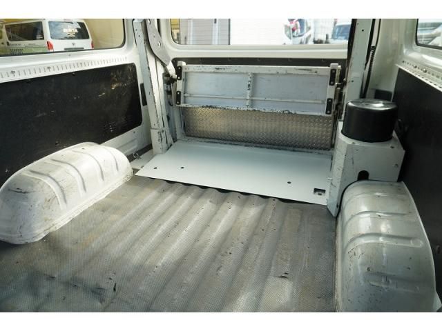 TOYOTA HIACE VAN 1.25T 2WD 2017 Image 31