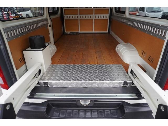 TOYOTA HIACE VAN 1.25T 2WD 2015 Image 31