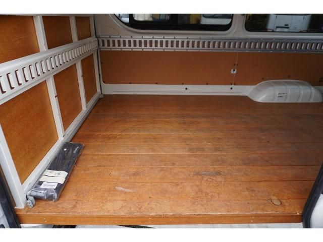 TOYOTA HIACE VAN 1.25T 2WD 2015 Image 31