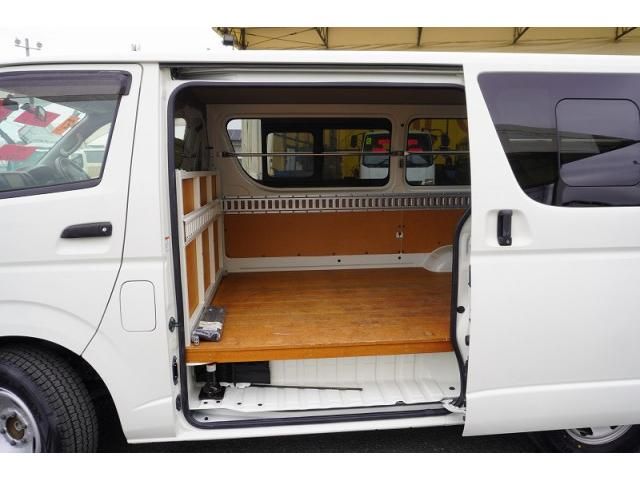 TOYOTA HIACE VAN 1.25T 2WD 2015 Image 31