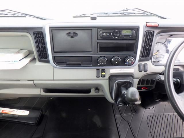 MITSUBISHI CANTER 2018 Image 31