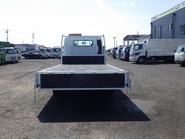 MITSUBISHI CANTER 2018 Image 31