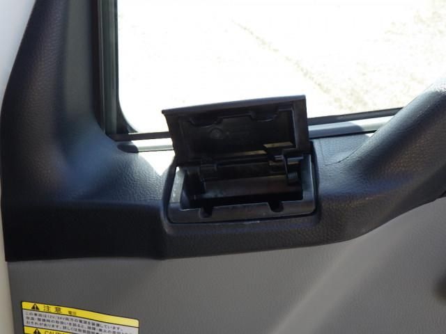 MITSUBISHI CANTER 2018 Image 31