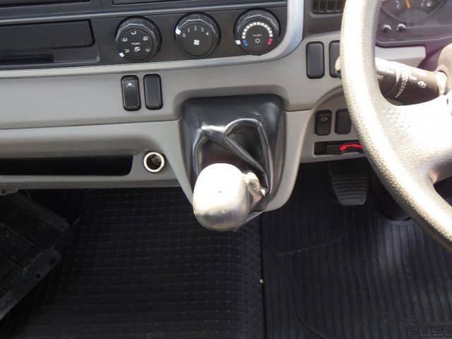 MITSUBISHI CANTER 2018 Image 31