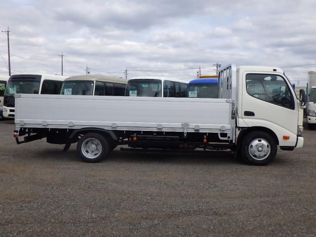 HINO DUTRO 2017 Image 31