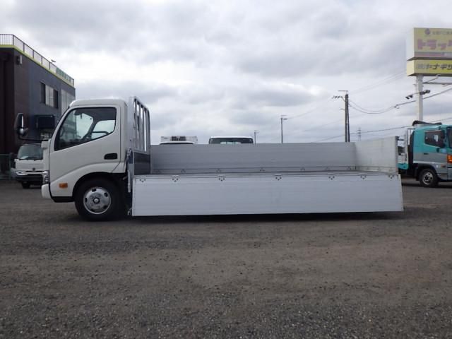 HINO DUTRO 2017 Image 31