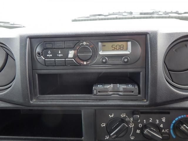 HINO DUTRO 2017 Image 31