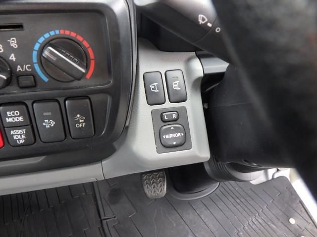 HINO DUTRO 2017 Image 31