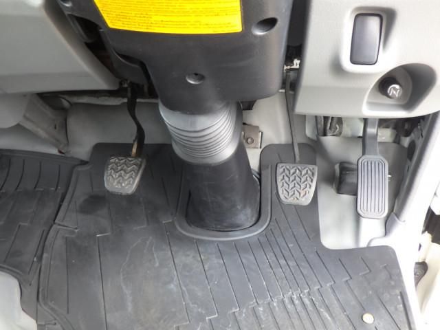 HINO DUTRO 2017 Image 31