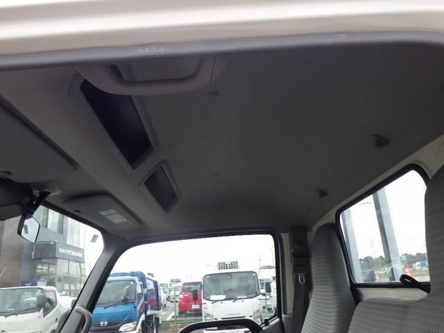 HINO DUTRO 2017 Image 31