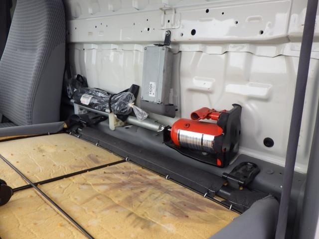 HINO DUTRO 2017 Image 31