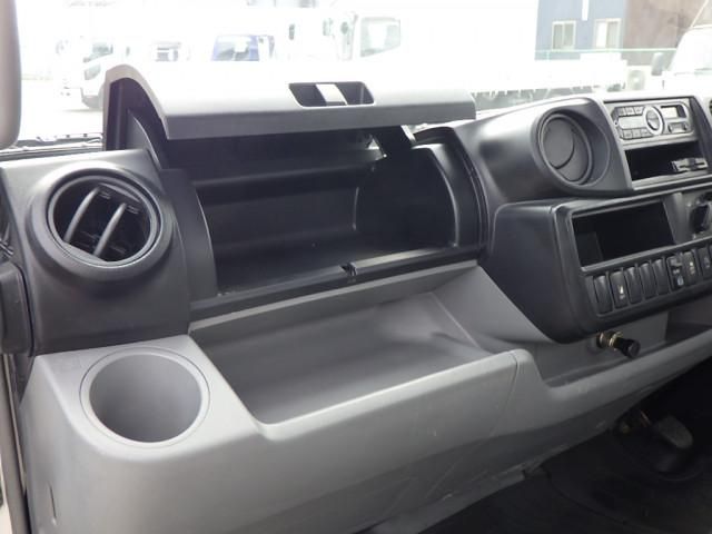 HINO DUTRO 2017 Image 31