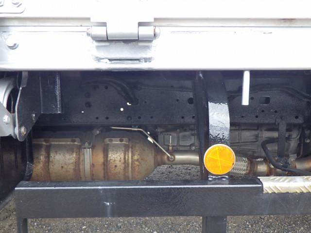 HINO DUTRO 2017 Image 31