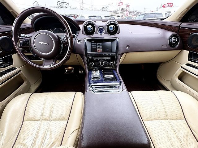 JAGUAR XJSERIES SEDA 2012 Image 31