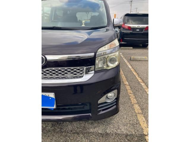 TOYOTA VOXY 2013 Image 31