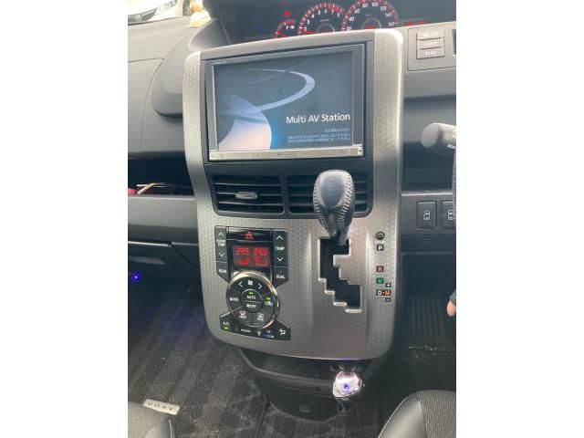 TOYOTA VOXY 2013 Image 31