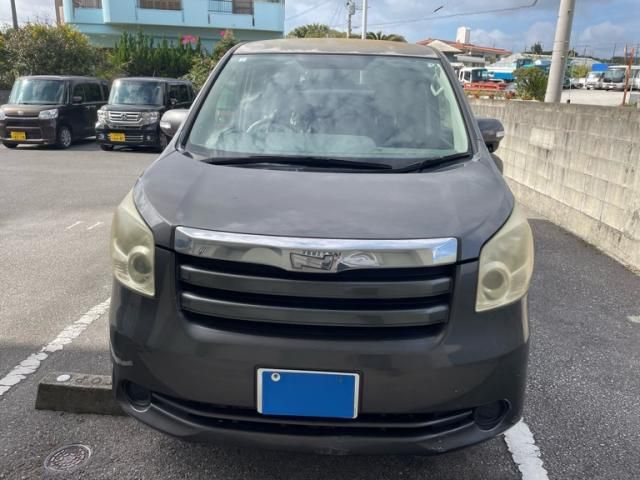 TOYOTA NOAH 2010 Image 31