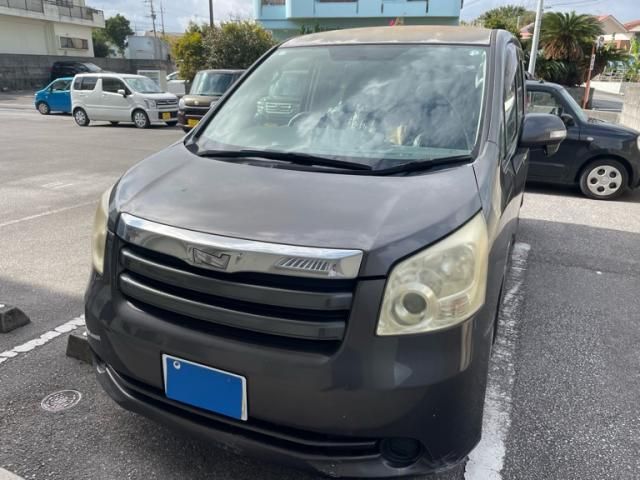 TOYOTA NOAH 2010 Image 31