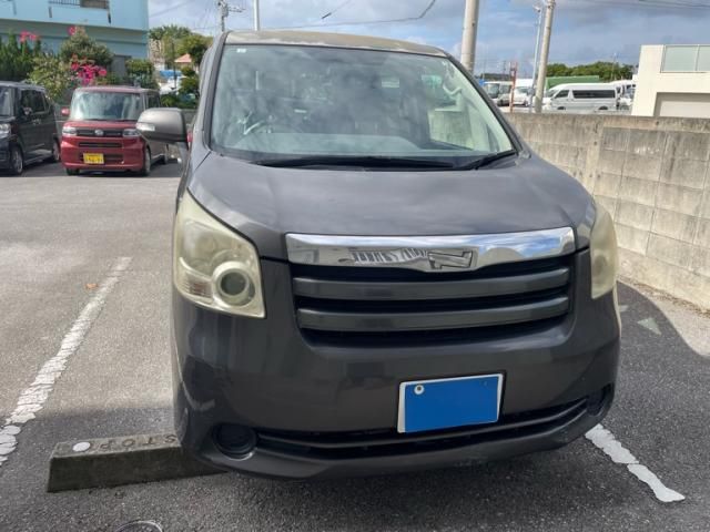 TOYOTA NOAH 2010 Image 31