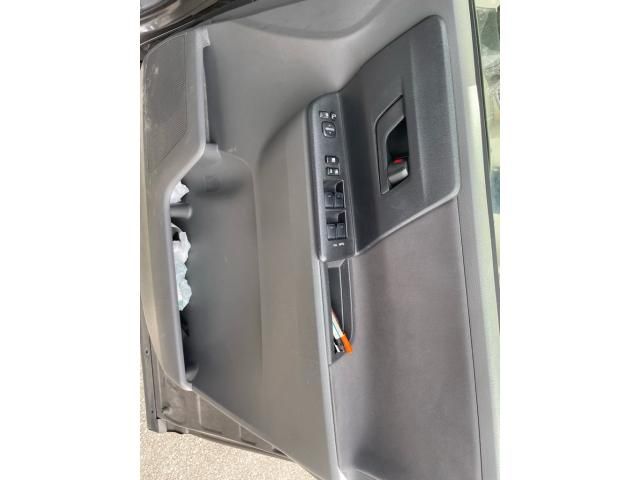 TOYOTA NOAH 2010 Image 31