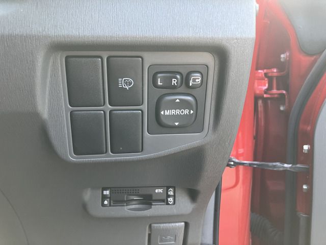 TOYOTA PRIUS 2011 Image 31