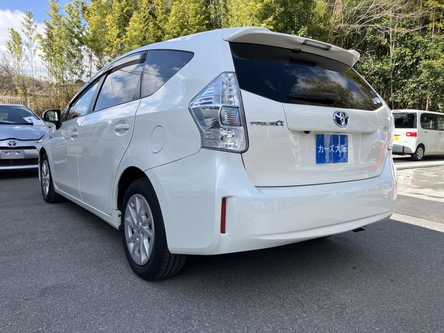 TOYOTA PRIUS ALPHA 2011 Image 31