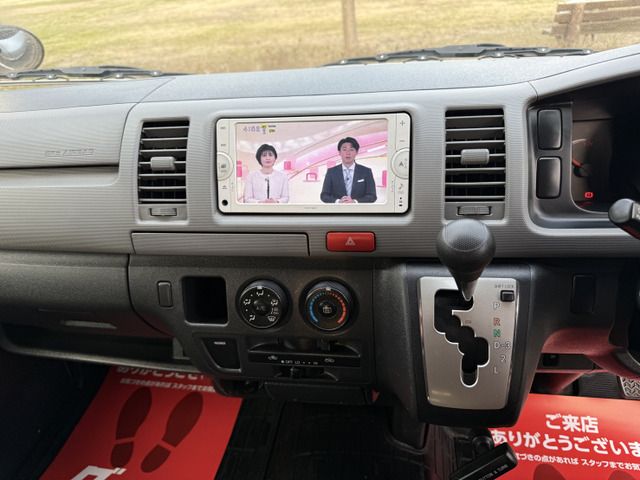 TOYOTA HIACE VAN 4WD 2012 Image 31