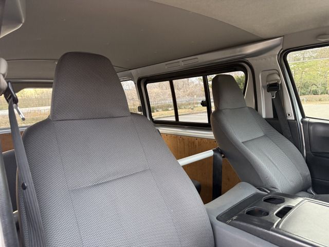 TOYOTA HIACE VAN 4WD 2012 Image 31