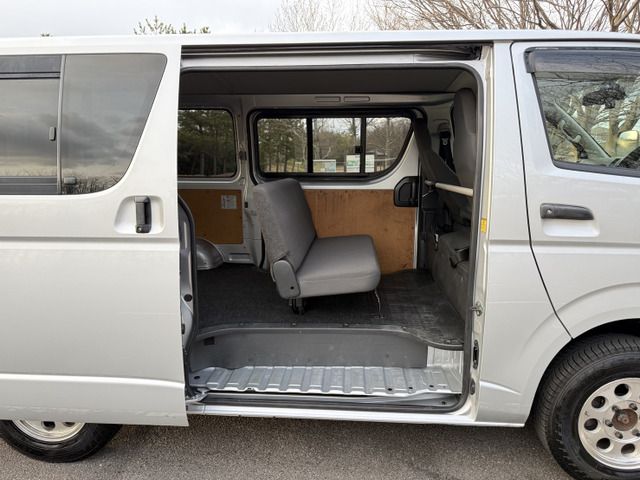 TOYOTA HIACE VAN 4WD 2012 Image 31