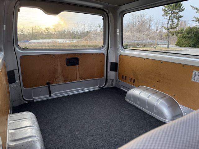 TOYOTA HIACE VAN 4WD 2012 Image 31