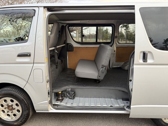 TOYOTA HIACE VAN 4WD 2012 Image 31