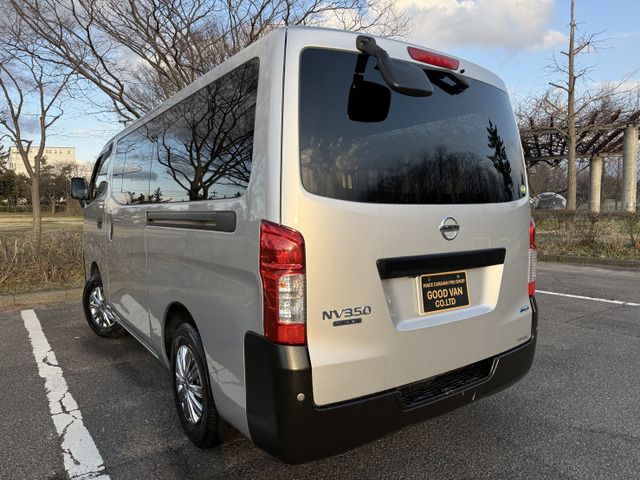 NISSAN NV350 CARAVAN 4WD 2013 Image 31